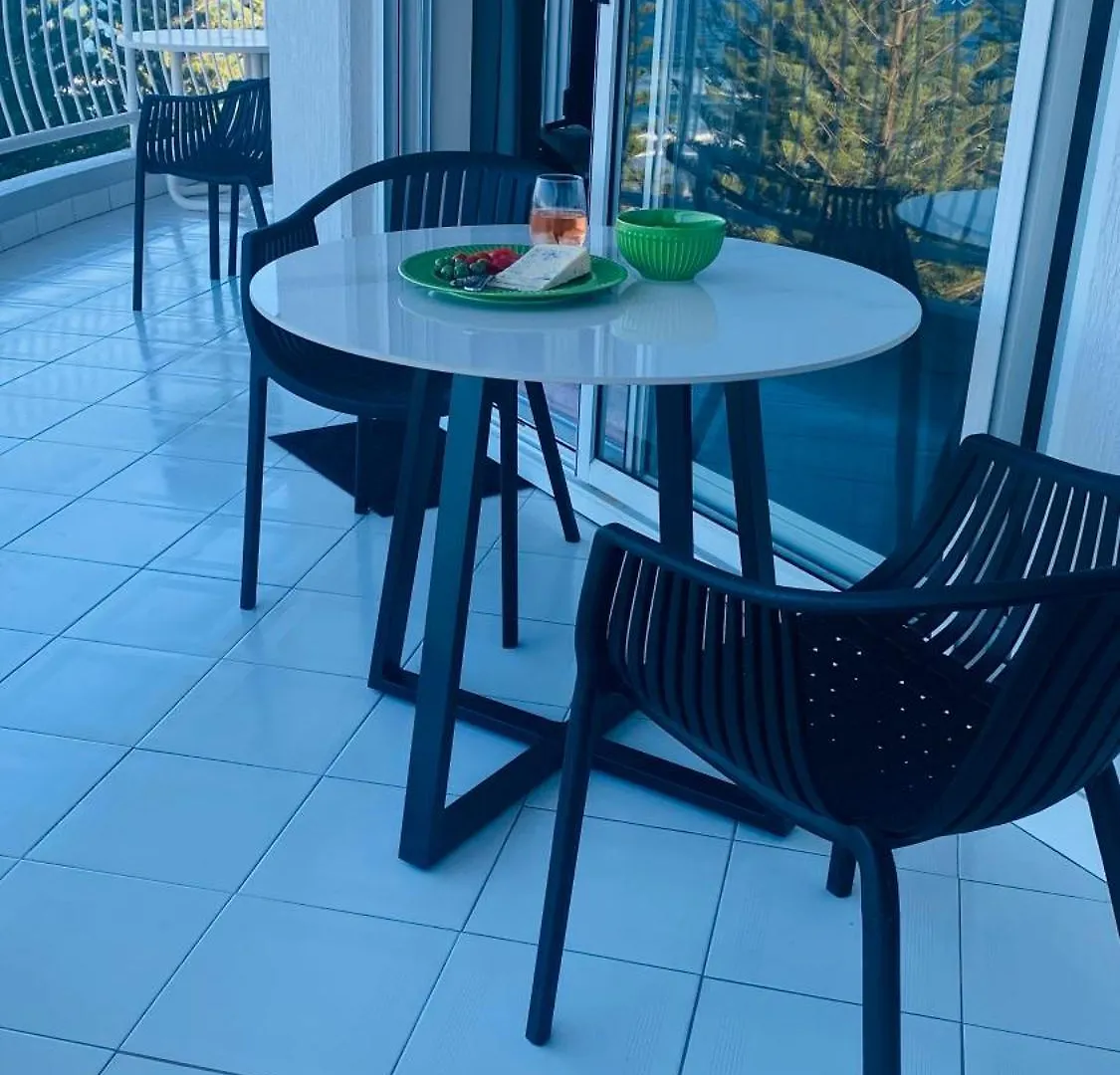8Th Floor Ocean View Apartment Gold Coast