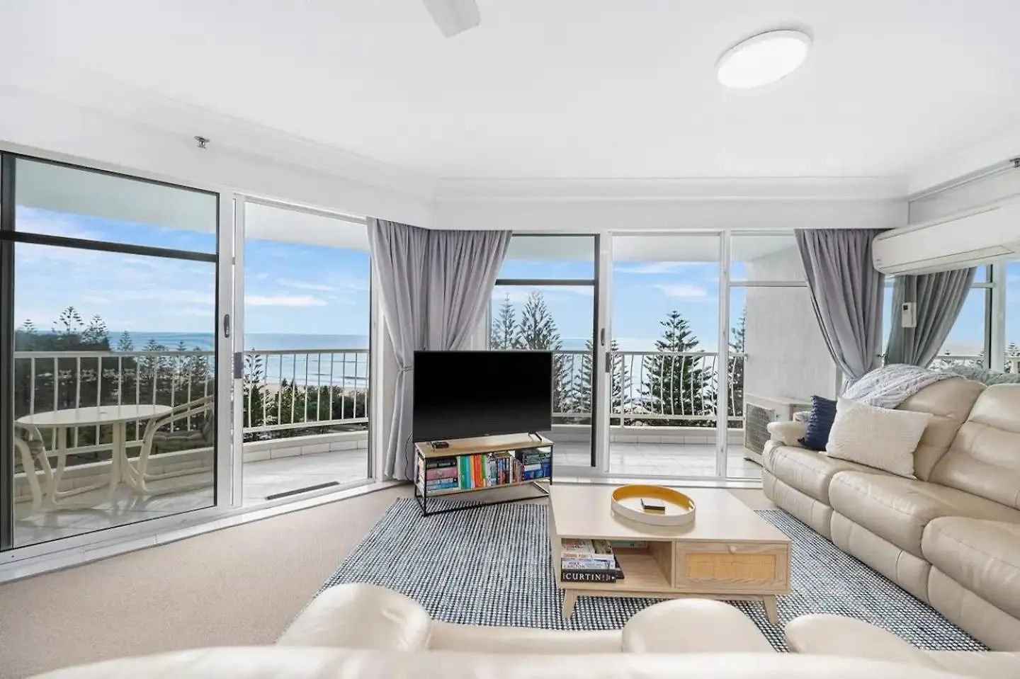 8Th Floor Ocean View Apartment Gold Coast