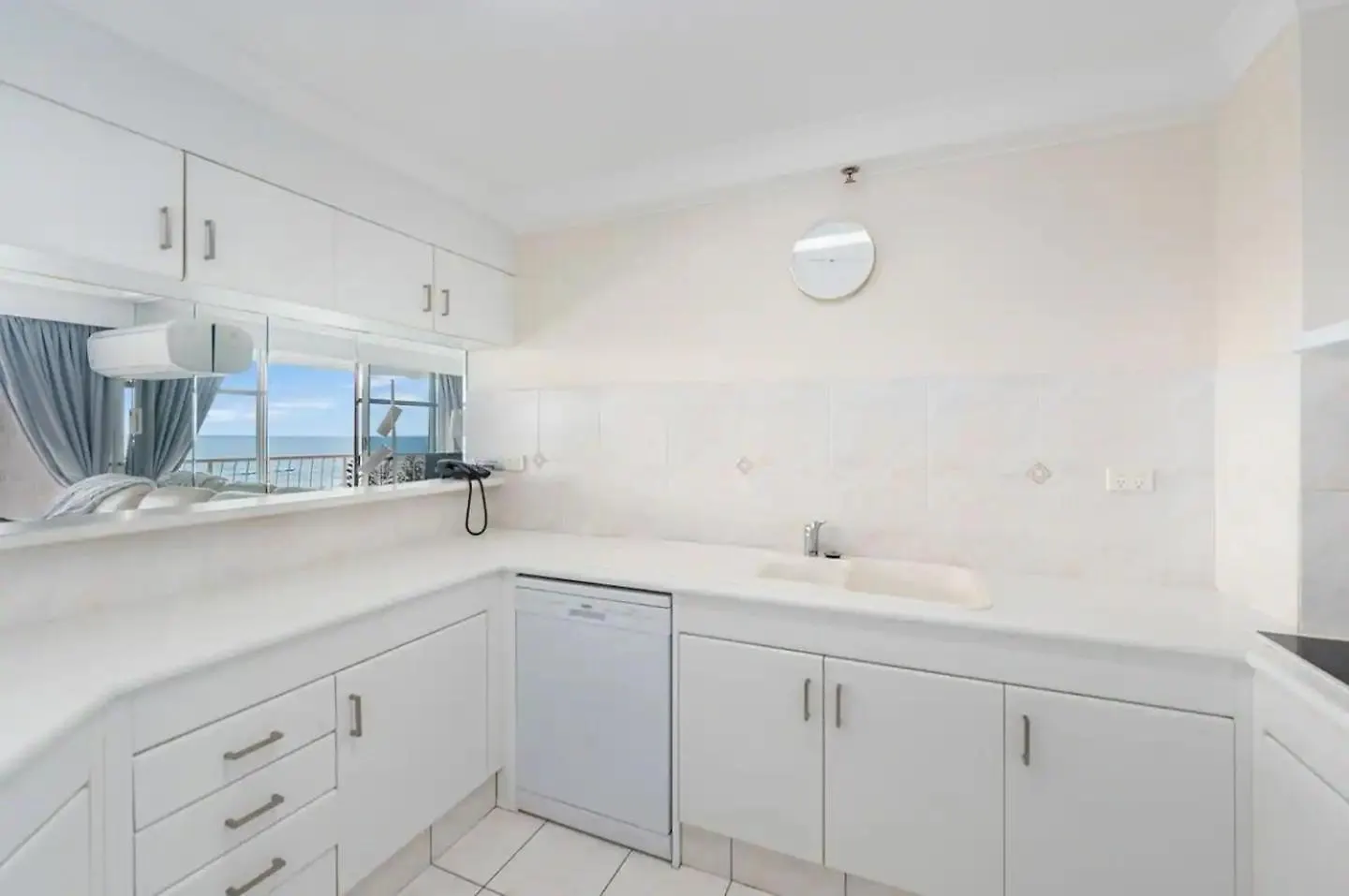 8Th Floor Ocean View Apartment Gold Coast